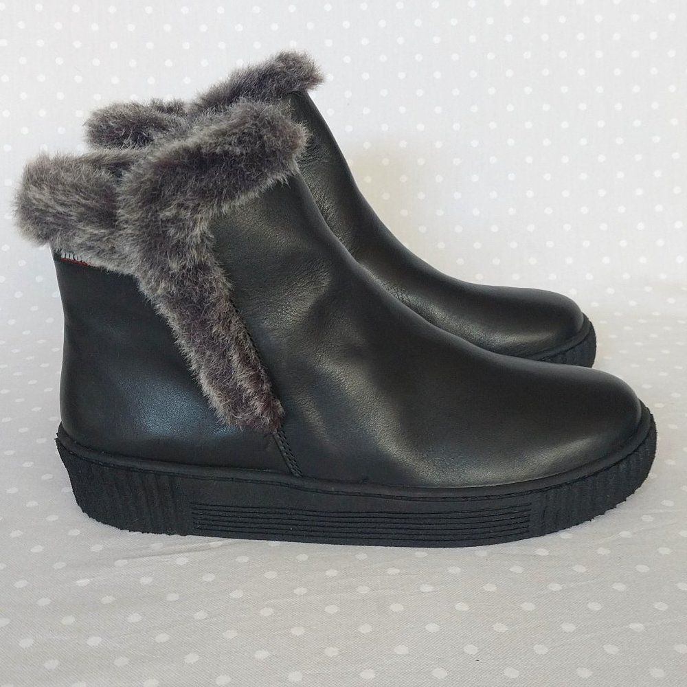 Mobils Elfia Black Smooth Leather Ankle Boots w/Faux Fur Trim Detail & Side Zip